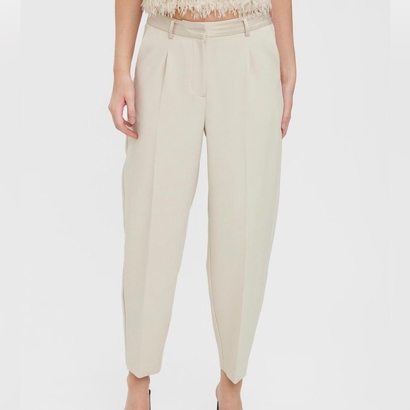 Vero Moda Cream Trousers - Picture 1 of 16